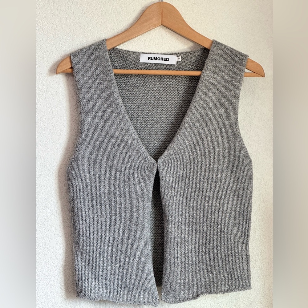 Rumored Prince Street Top in gray